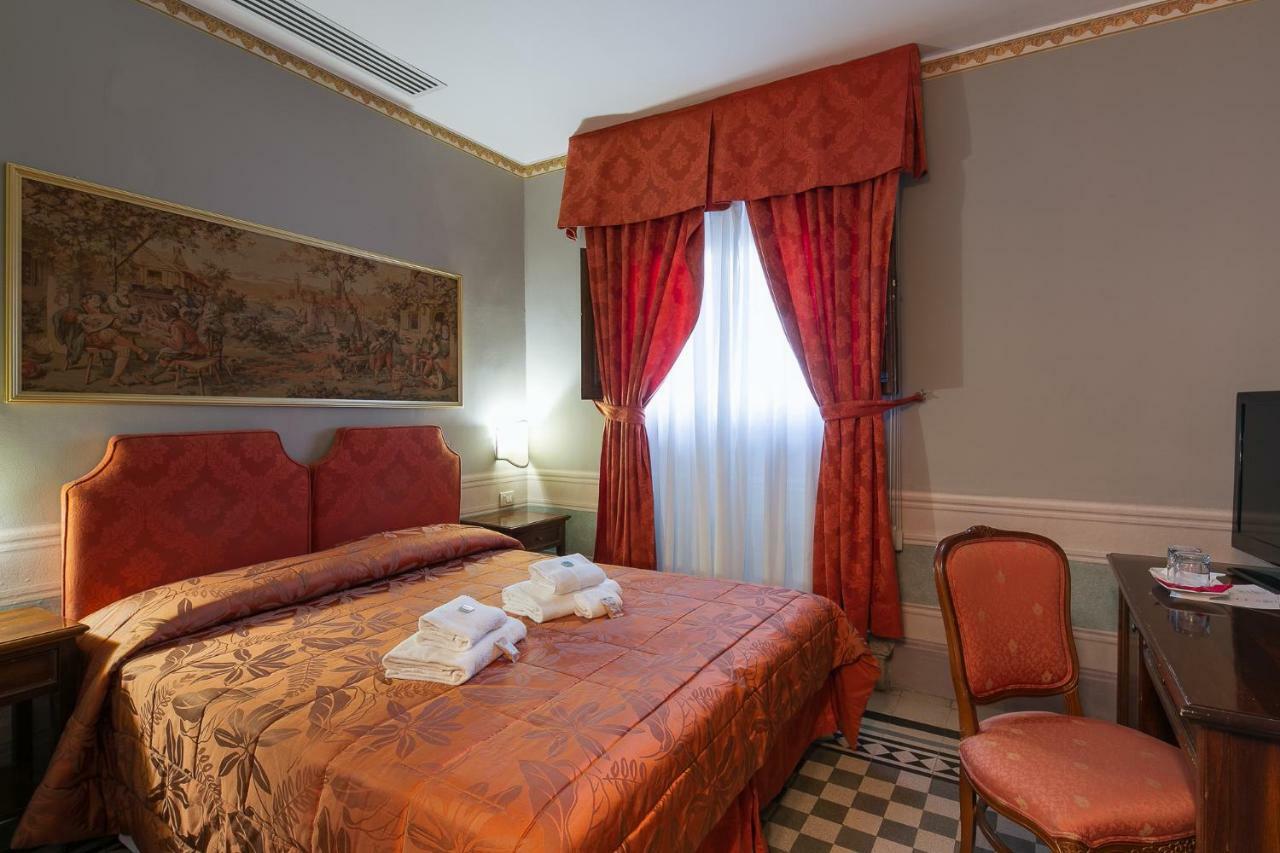 I Portici Hotel - Residenza D'Epoca Arezzo Kültér fotó